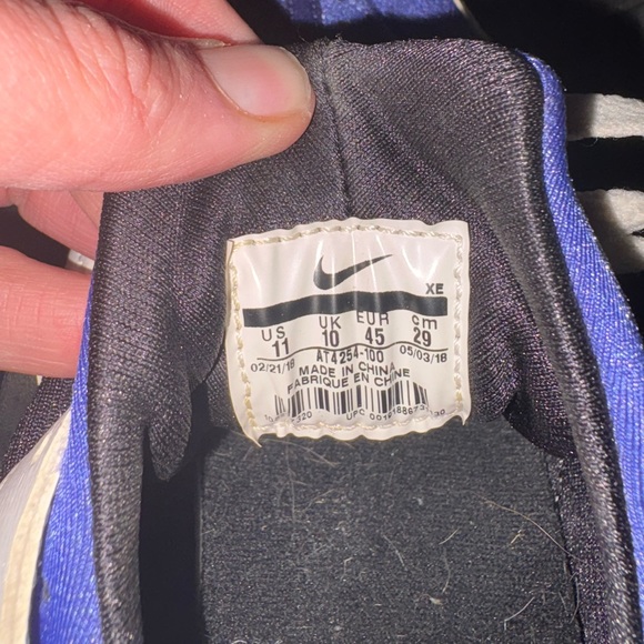 Nike Air Huaraches in “Persian Violet” - Picture 4 of 7